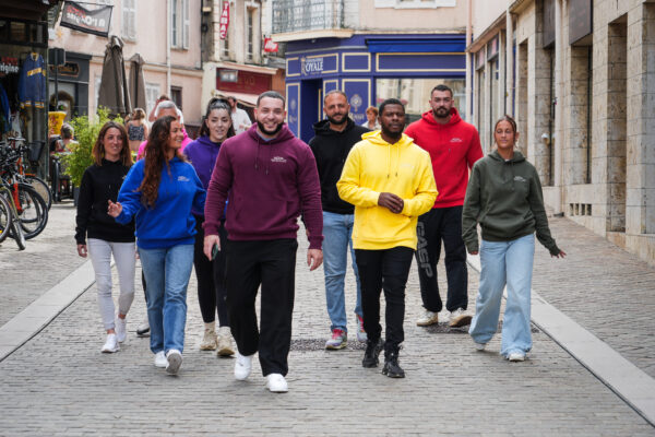 SWEAT À CAPUCHE NOVA STIMULATION – UNISEXE Portez votre motivation, en couleur. La tête haute. – Image 13