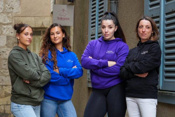 SWEAT À CAPUCHE NOVA STIMULATION – UNISEXE Portez votre motivation, en couleur. La tête haute. – Image 8